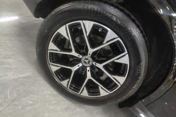 Used Mercedes-Benz GLC 2023 Facelift GLC 260 L 4MATIC Luxury Version 5 Seats Exterior 5