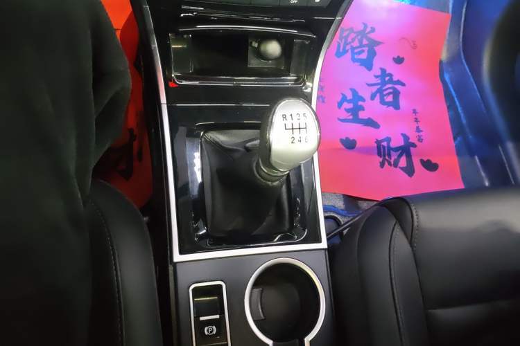 Used Haval H2 2018 Red-Label 1.5T Manual Two-Wheel Drive Luxury Model
