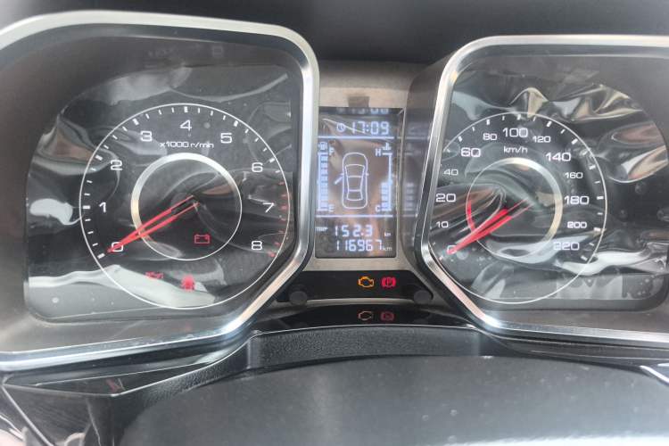 Used Zotye Domy X5 2017 Classic Edition 1.5T Manual Luxury Model Instrument Cluster