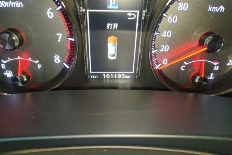 Used Toyota Crown 2018 2.0T Sport Edition Odometer Close Up