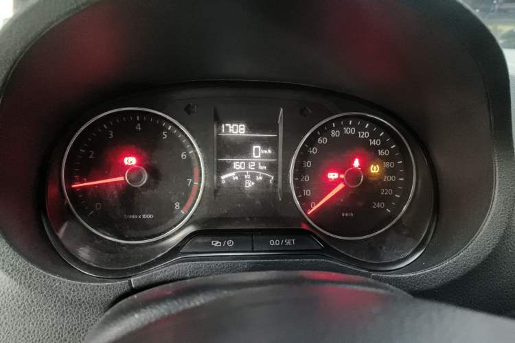 Used Volkswagen Polo 2014 1.6L Manual Comfort Edition
