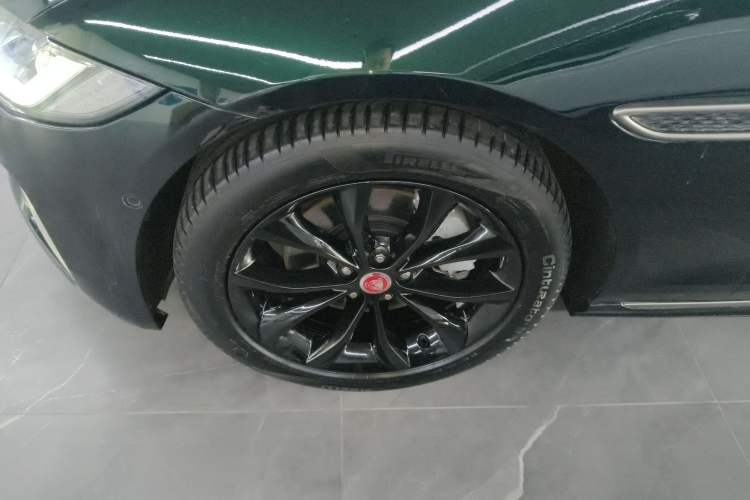 Used Jaguar XFL 2023 XFL 2.0T P250 Two-Wheel-Drive Elite Sport Gold Edition
