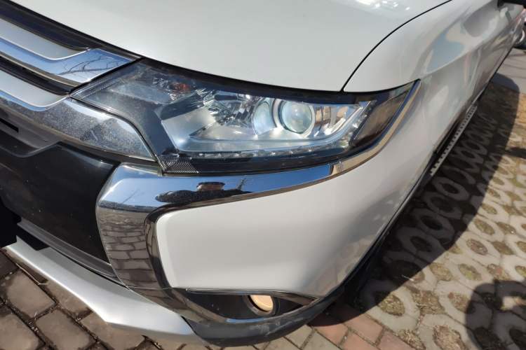 Used Mitsubishi Outlander 2018 2.0L Two-Wheel Drive Glory Edition 5 Seats