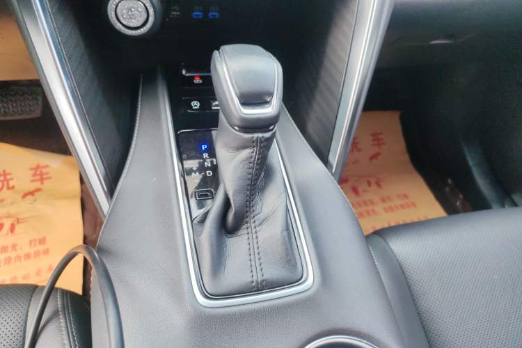 Used Toyota Harrier 2022 2.0L CVT Two-Wheel Drive Deluxe Edition
