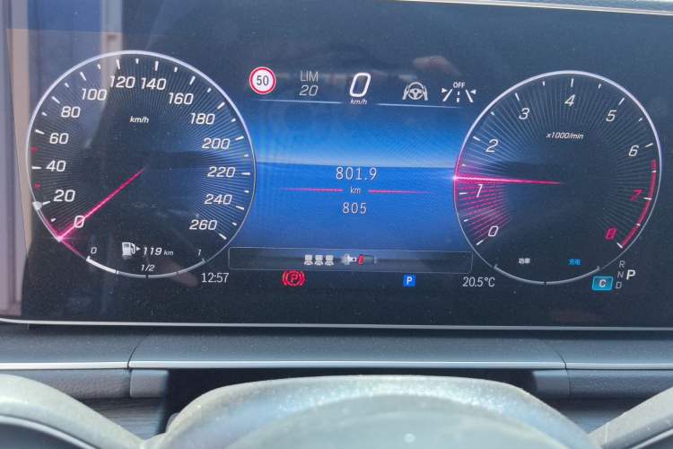 Used Mercedes-Benz GLE 2025-Year Restyled GLE 450 4MATIC Luxury Edition Odometer Close Up