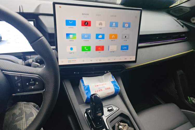 Used Lynk & Co 03 2025 2.0TD DCT Champion Edition Pro Audio And AC Panel