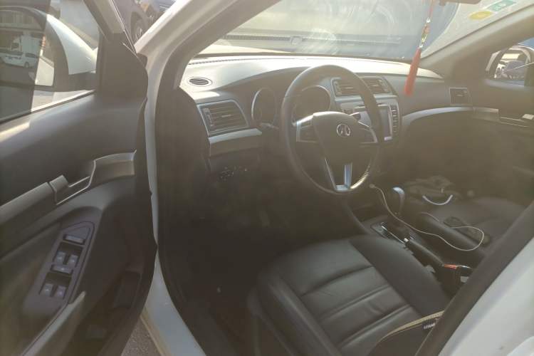 Used BAIC Senova X65 2015 2.0T Automatic Elite Model
