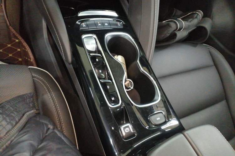 Used Buick Envision 2023 Encore S 552T Two-Wheel Drive Luxury Model
