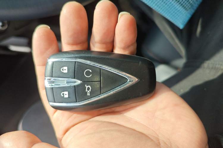 Used CHANGAN OSHAN X7 2020 1.5T Automatic Luxury Version