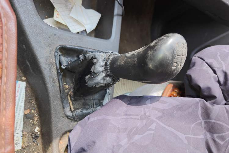 Used Wuling Rongguang V 2015 1.2L Base Version
