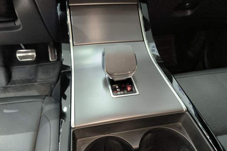 Used Land Rover Range Rover Velar 2024 Dynamic SE
