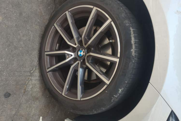 Used BMW 3 Series 2023 325Li M Sport Package Right Front Wheel Hub