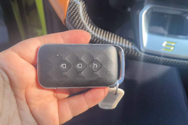 Used Wuling Alvez 2022 1.5T CVT Trendy & Cool Edition