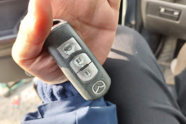 Used Mazda 3 Axela 2016 Sedan 2.0L Automatic Flagship Model Vehicle Key