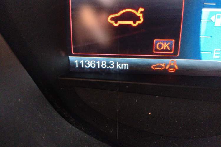 Used Ford Mondeo 2013 2.0L GTDi 200 Luxury Model Odometer Close Up