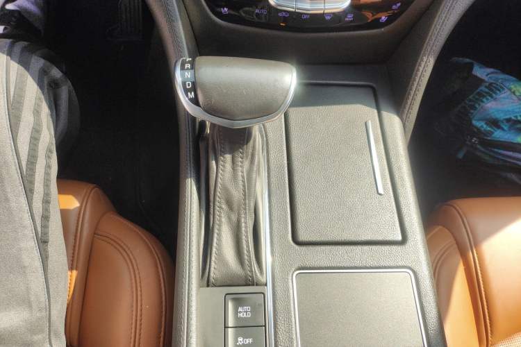 Used Cadillac CT6 2017 28T Premier Model Gear Lever