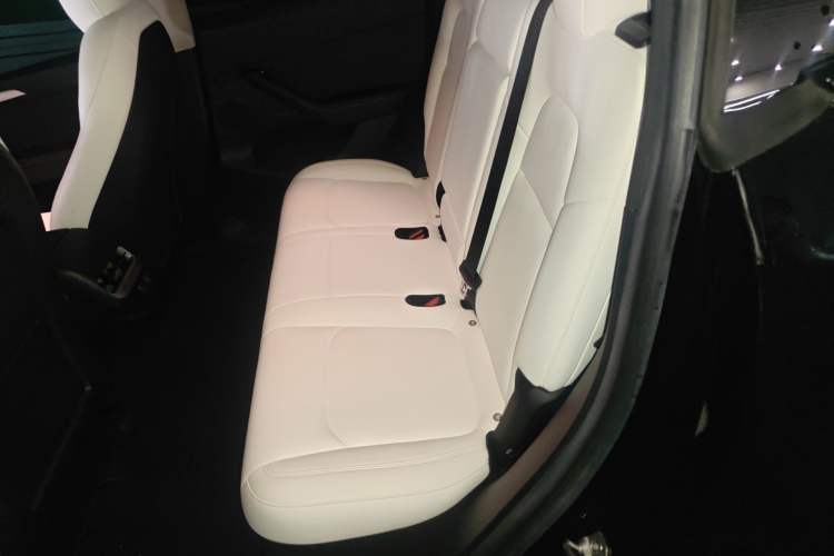 Used Tesla Model Y 2022 Long-Range All-Wheel-Drive Version