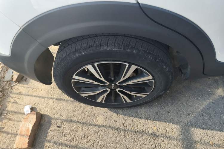 Used Kia kx1 Stonic 2021 1.4L CVT Fun Edition Right Rear Wheel Hub