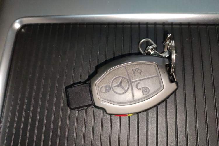 Used Mercedes-Benz GLK-Class 2013 GLK 300 4MATIC Dynamic Sunroof Model