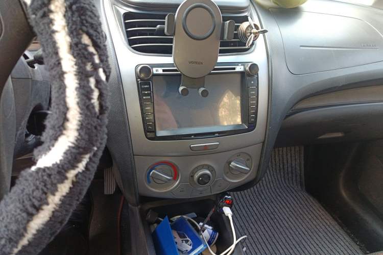 Used Chevrolet Sail 2013 Sedan 1.4L Manual - Youyi Happiness Edition
