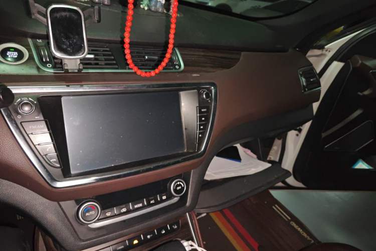 Used Land X7 2016 2.0T Panoramic Prestige Edition
