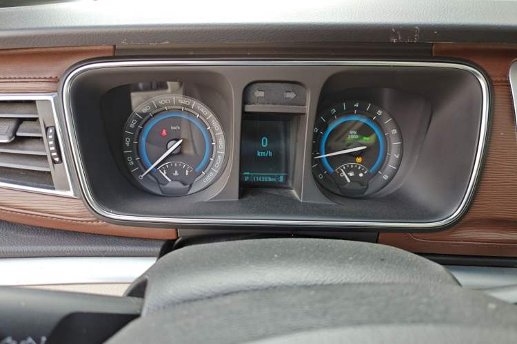 Used Buick GL8 2014 2.4L LT Luxury Business Executive Edition Instrument Cluster