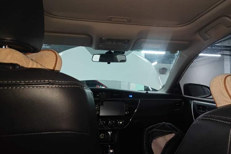 Used Toyota Corolla 2014 1.6L CVT GL-i Leather Edition Headliner