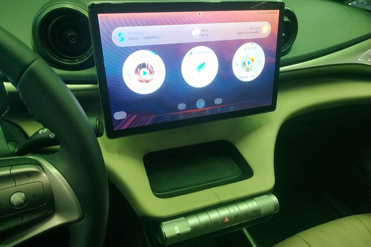 Used BYD Dolphin 2025 420km Free Edition Audio And AC Panel