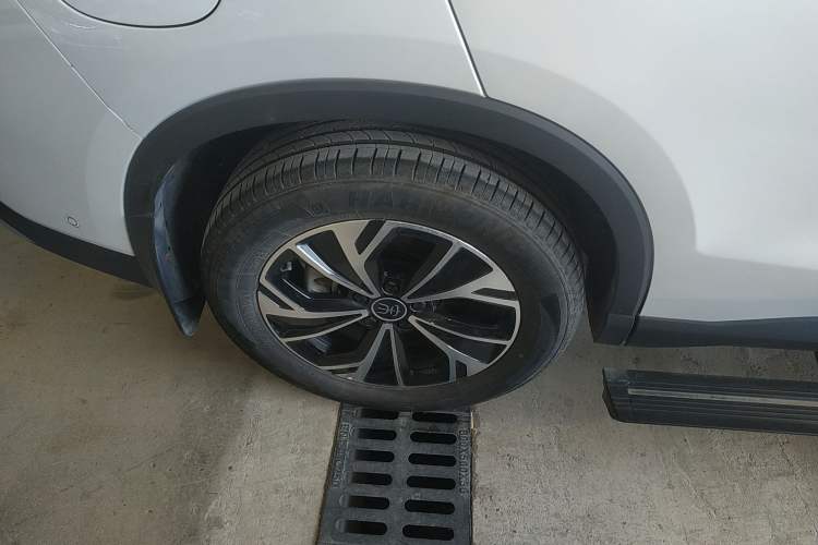 Used BYD Song Pro New Energy 2025 2nd Generation Intelligent Driving Version DM-i 75KM Leading Edition Right Rear Wheel Hub