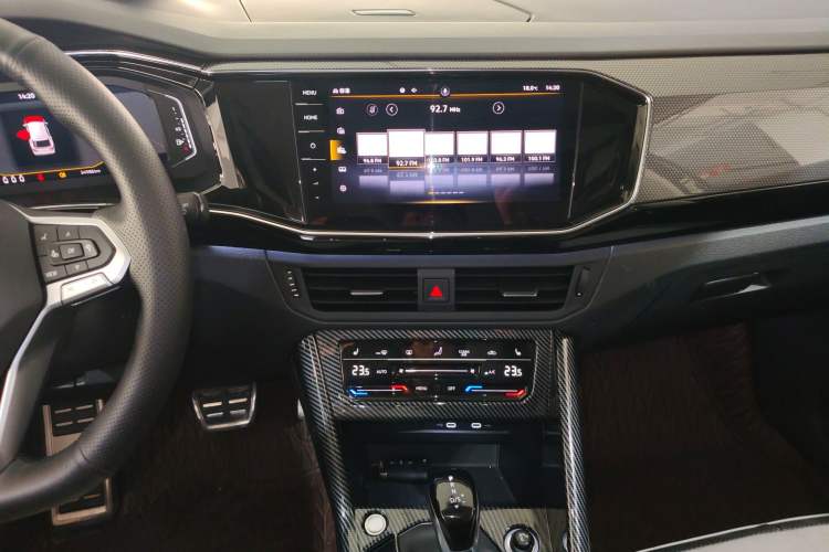 Used Volkswagen Tayron X 2020 330TSI Two-Wheel Drive Luxury Smart Connectivity Version Audio And AC Panel