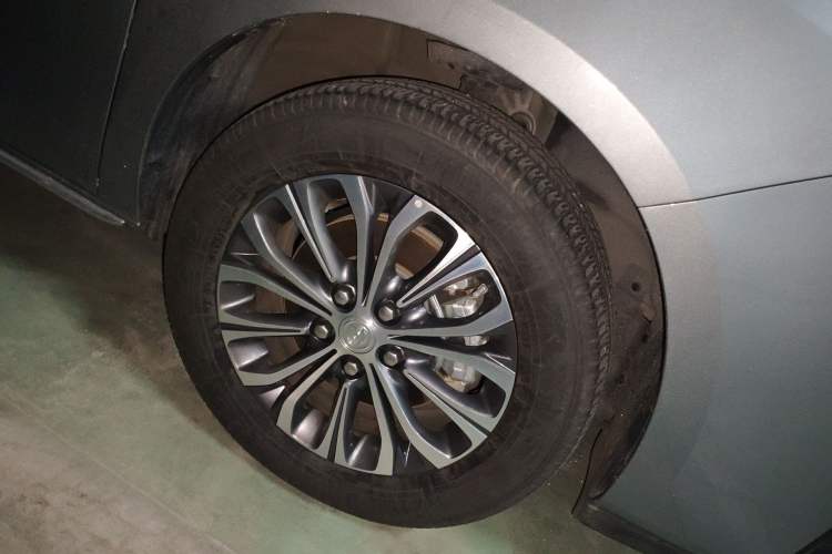 Used Buick GL8 2023 Land Executive Class Comfort Model
