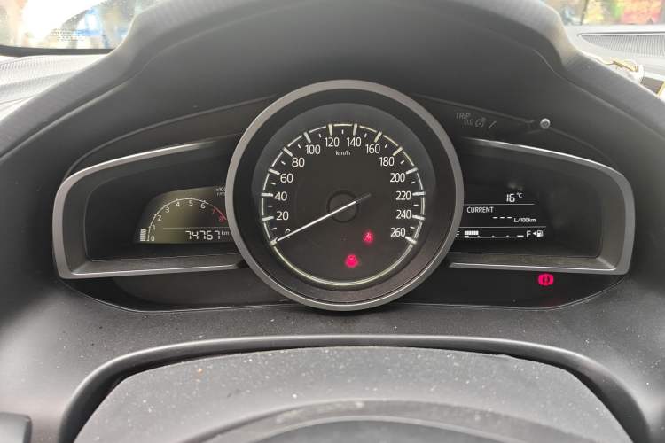 Used Mazda 3 Axela 2017 Hatchback 1.5L Manual Comfort Edition China V Odometer Close Up