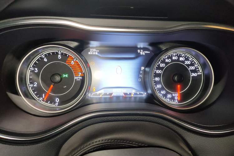 Used Jeep Cherokee 2019 2.0T Two-Wheel Drive Smart Enjoyment Version China V
