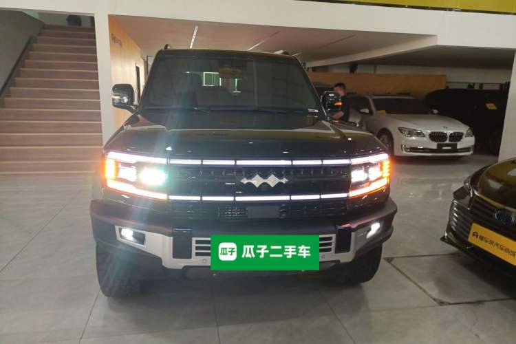 Used Formula Leopard 5 2023 Explore Edition Front