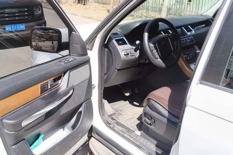 Used Land Rover Range Sport 2013 3.0 TDV6 Diesel Edition Driver Seat