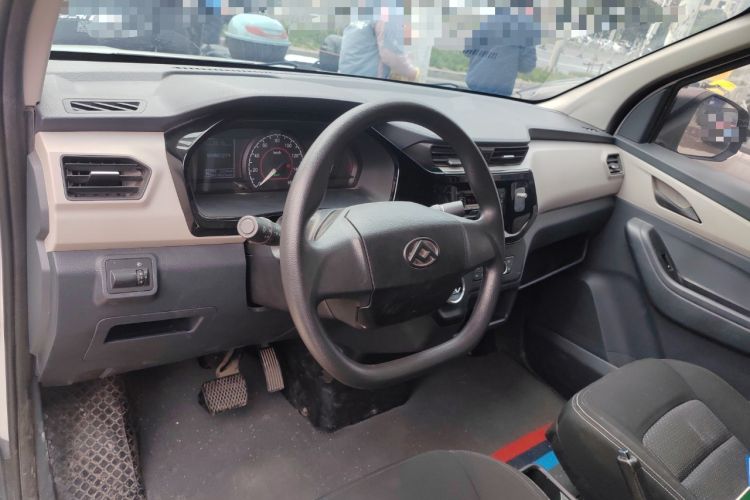 Used SAIC MAXUS EV30 2023 Pure-Electric Smart Logistics Expert with Long Wheelbase—Equipped with CATL Power Battery