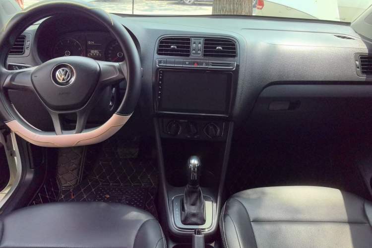 Used Volkswagen Polo 2018 1.5L Automatic Advanced Driving Model Center Console