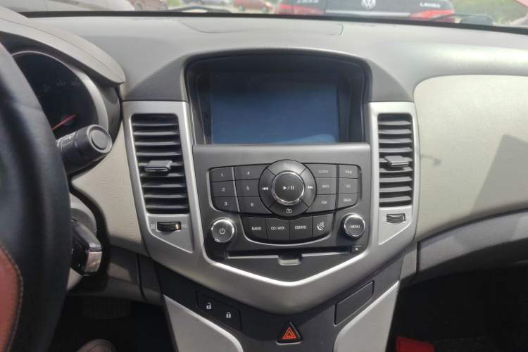 Used Chevrolet Cruze 2013 1.6L SL Grand Edition Automatic Audio And AC Panel