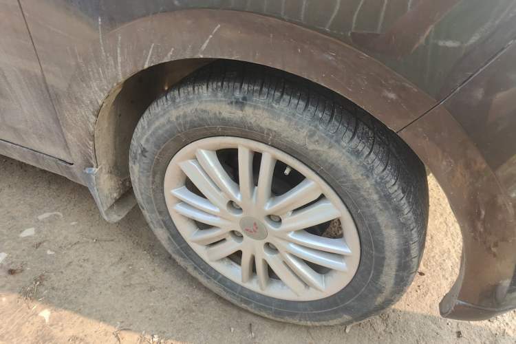 Used Wuling Hongguang 2015 1.5L S1 Standard China V-Emission Standards Right Front Wheel Hub