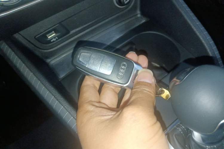 Used Audi Q2L 2022 35 TFSI Fashionable and Elegant Model Vehicle Key