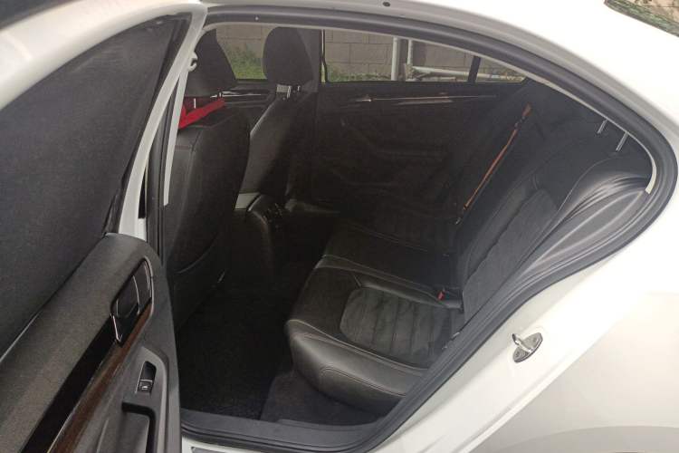 Used Volkswagen Sagitar 2015 280TSI Automatic Flagship Model Left Rear Seat