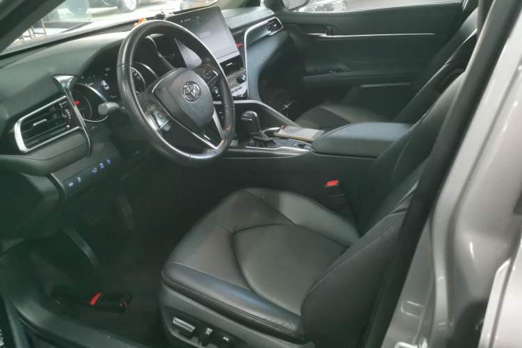 Used Toyota Camry 2021 2.0G Luxury Edition
