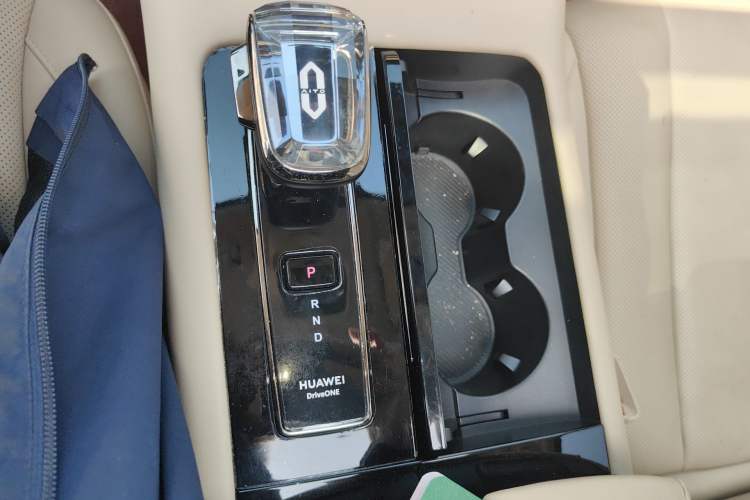 Used Hima AITO M7 2024 1.5T Intelligent Driving Rear-Drive Max Edition 6 Seats Gear Lever