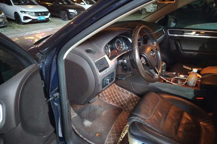 Used Volkswagen Touareg 2011 3.0 TSI Standard Version Driver Seat