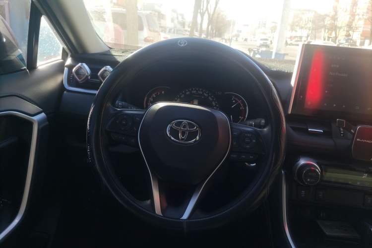 Used Toyota RAV4 2022 2.0L CVT 4x4 Style Plus Edition