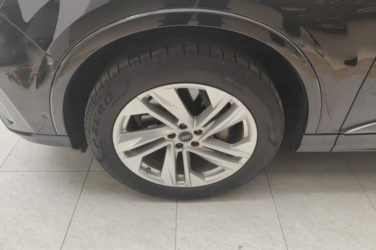 Used Audi Q7 2023 45 TFSI quattro S line Sport model