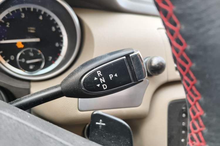 Used Mercedes-Benz R-Class 2011 R 300 L Business Model