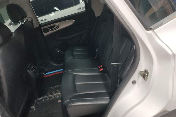 Used Roewe RX5 2022 330TGI Automatic National Style Edition Left Rear Seat