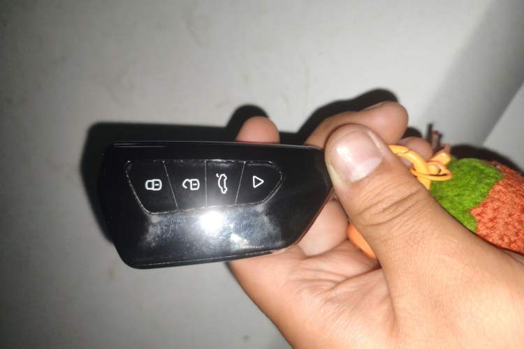 Used Jeep Compass 2014 2.0L two-wheel drive sport version Vehicle Key