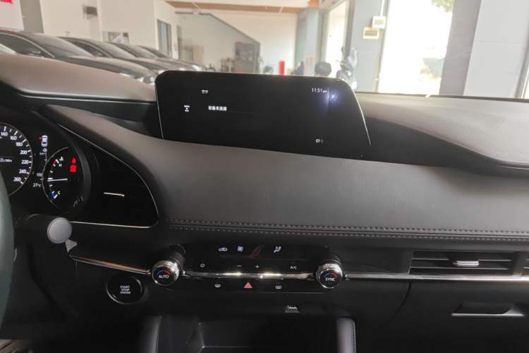 Used Mazda 3 Axela 2021 2.0L Automatic Zhiyao Edition Audio And AC Panel